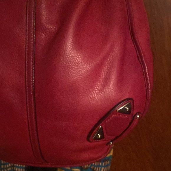 B. Makowsky cranberry red Shoulder bag! EUC! - Picture 4 of 16